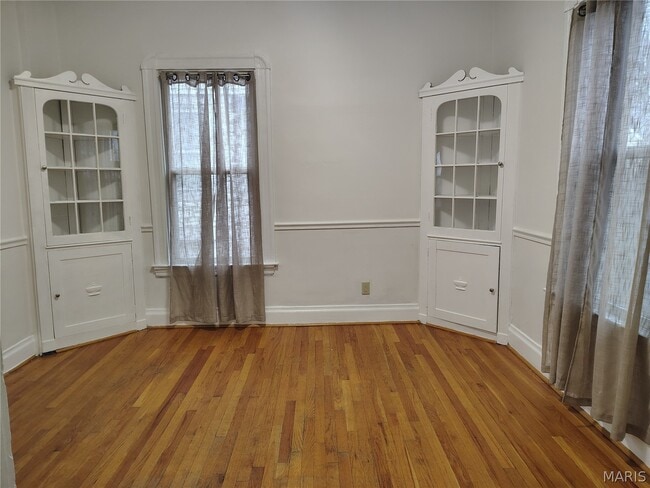 Building Photo - 3246 S Big Bend Blvd