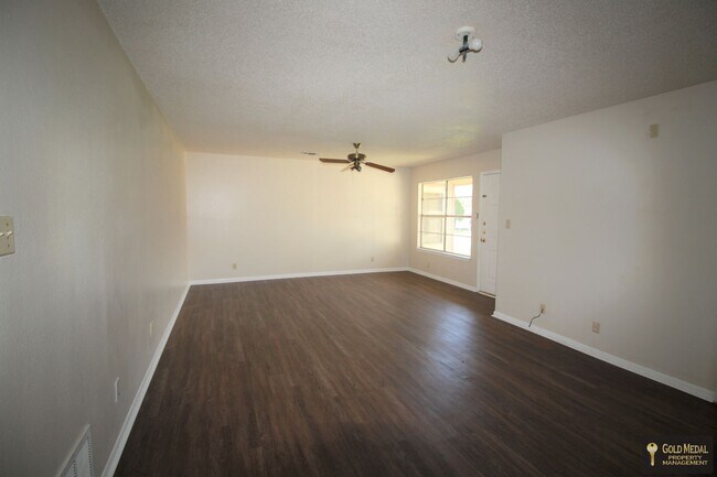Building Photo - 1706 Cole St