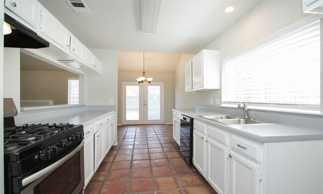 Building Photo - 13303 Hampton Falls Dr