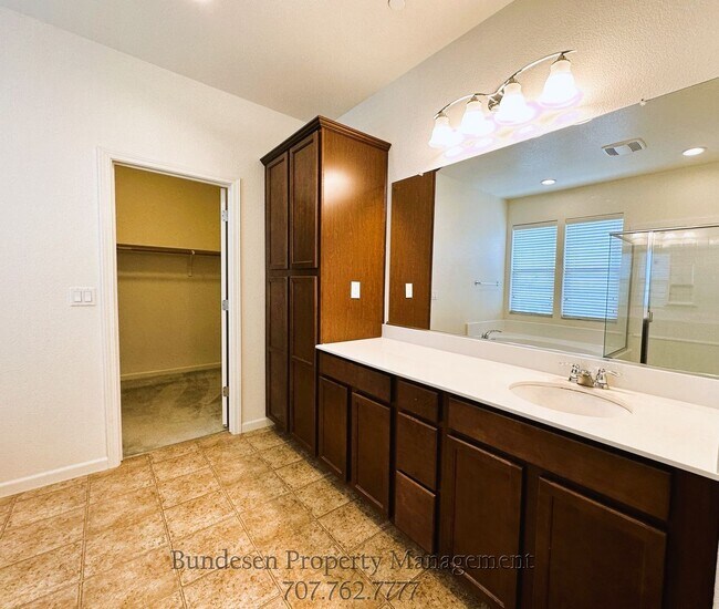 Building Photo - 1821 Woodsage Way