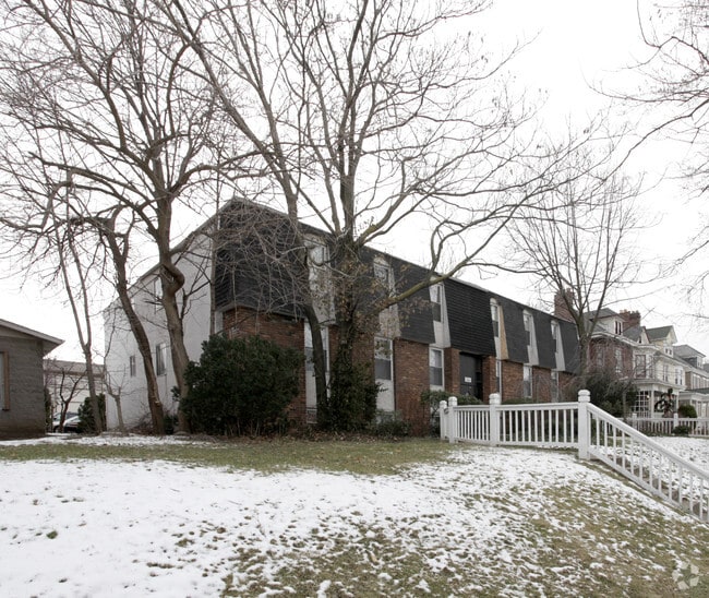 Primary Photo - 1660 N 4th St