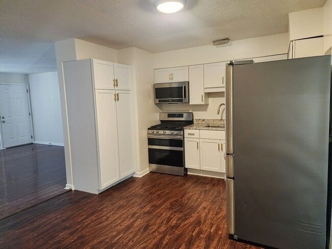 Building Photo - Charming 4BR House in Jeffersonville