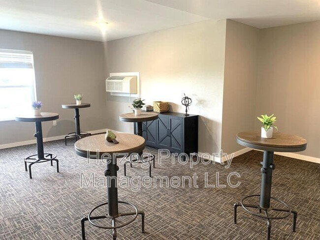 Building Photo - 601 17th Avenue Southwest