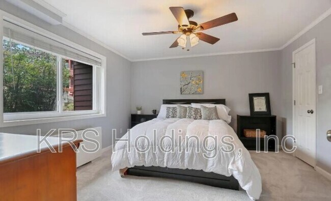 Building Photo - 1521 S George Mason Dr
