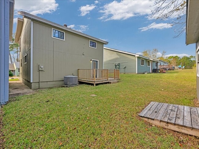 Building Photo - 41 Harbour Row Dr