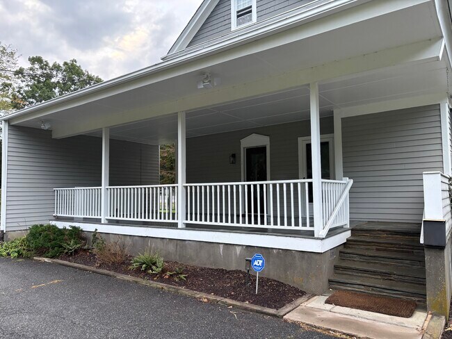 Building Photo - 553 Mine Brook Rd