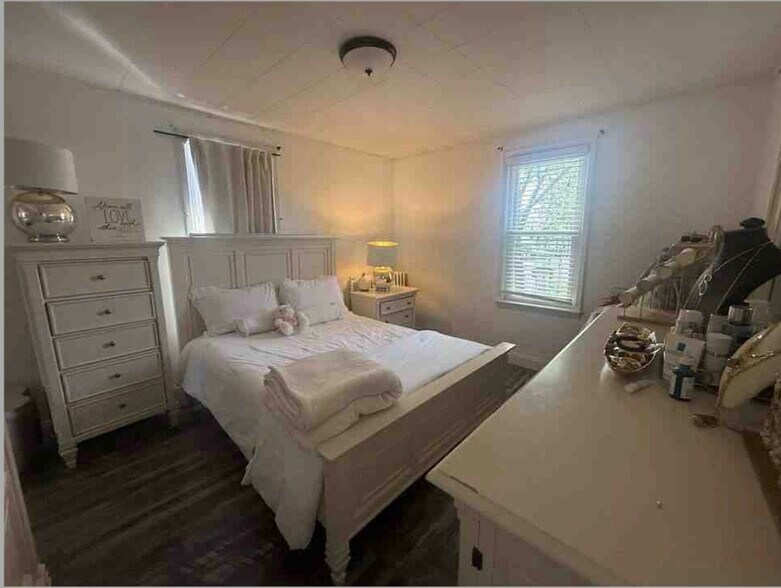 Building Photo - 30 Park St