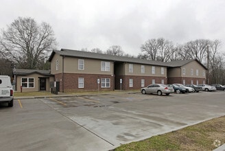 Building Photo - Cedar Place