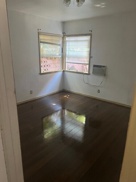 Building Photo - 2176 W 26th Pl