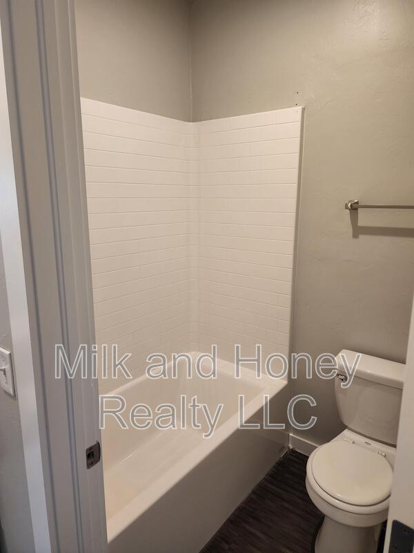 Building Photo - 605 NW 176th St