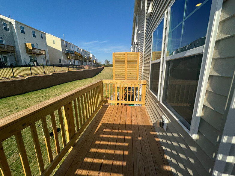 Building Photo - Room in Townhome on Castle Loch Ln