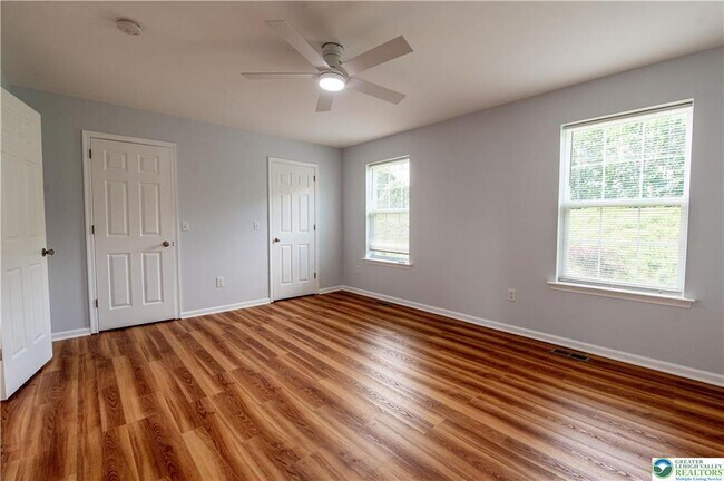 Building Photo - 835 Spring White Dr