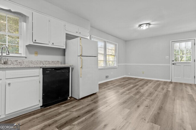 Building Photo - 1834 Dogwood Ct SW