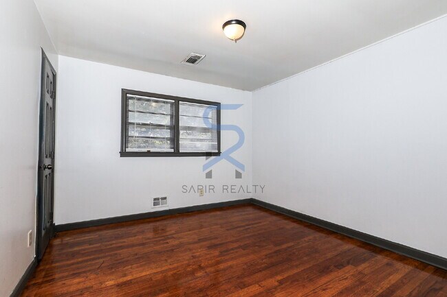 Building Photo - 1678 Bagpipe Pl