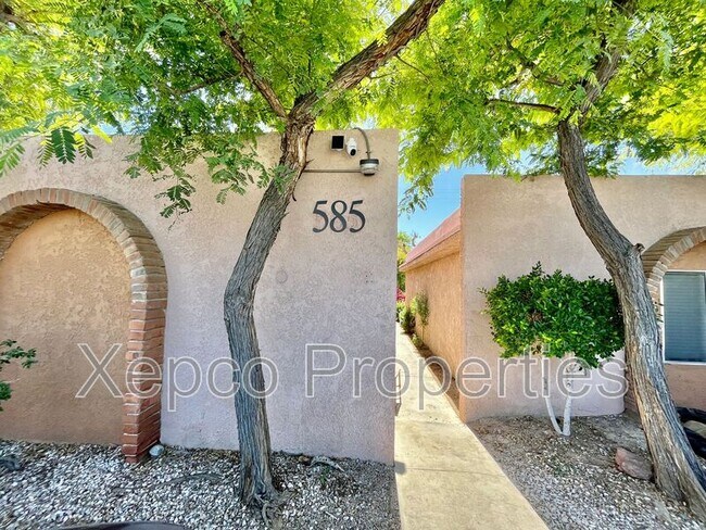 Primary Photo - 585 E Cottonwood Rd