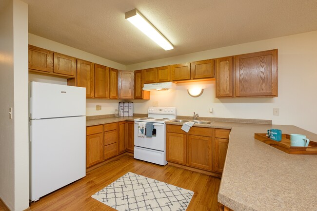 Fargo, ND Dynasty Apartments | Kitchen - Dynasty 1