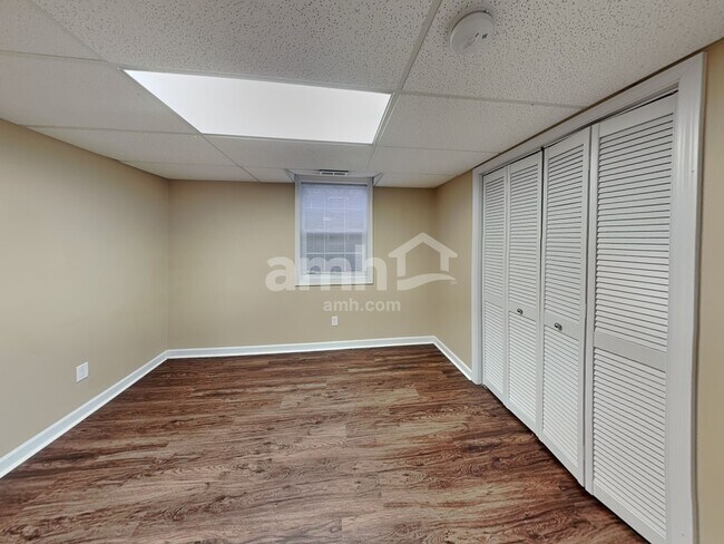 Building Photo - 1777 Woodstock Dr