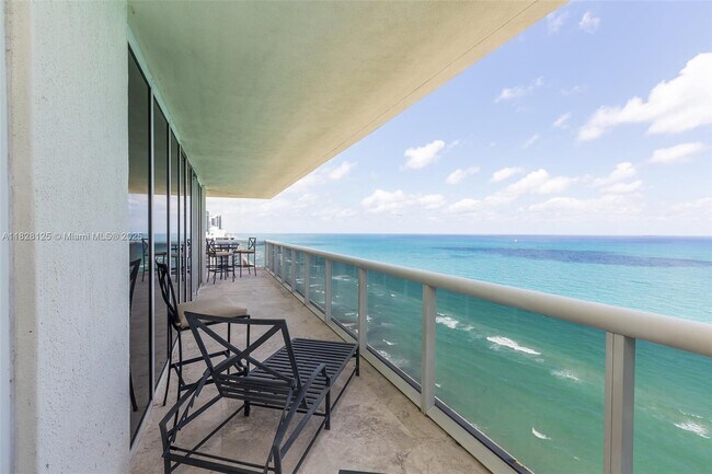 Building Photo - 1830 S Ocean Dr
