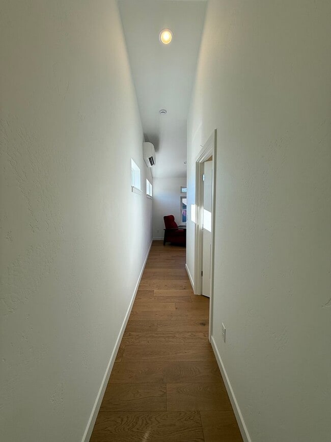 Building Photo - New Apartment in Central Ashland Location ...