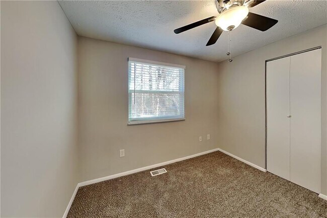 Building Photo - 455 Sheringham Ct