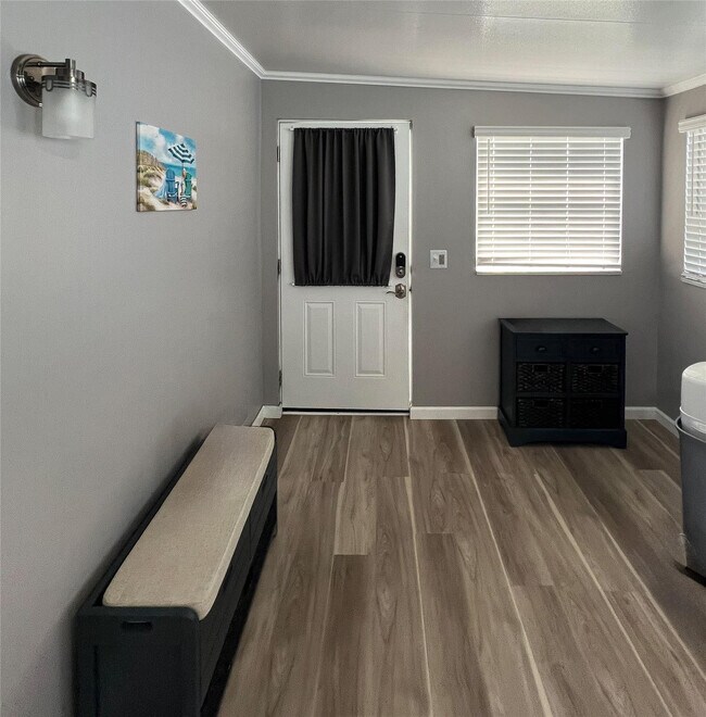 Building Photo - 6501 SE 55th Ln