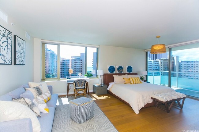 Building Photo - 1551 Ala Wai Blvd