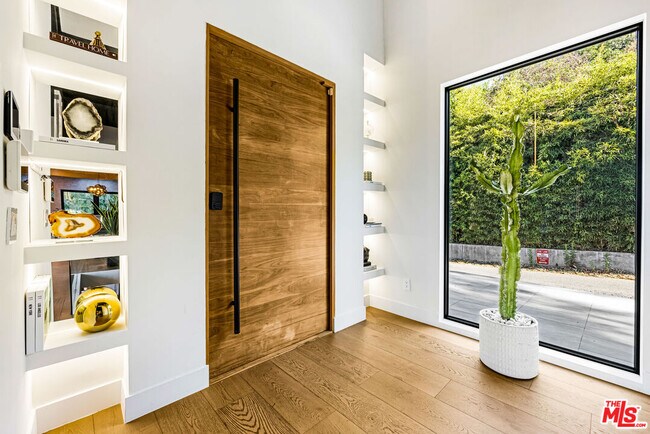 Building Photo - 7317 Caverna Dr