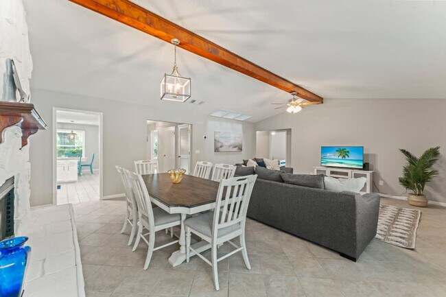 Building Photo - 10383 Chatwood Ct