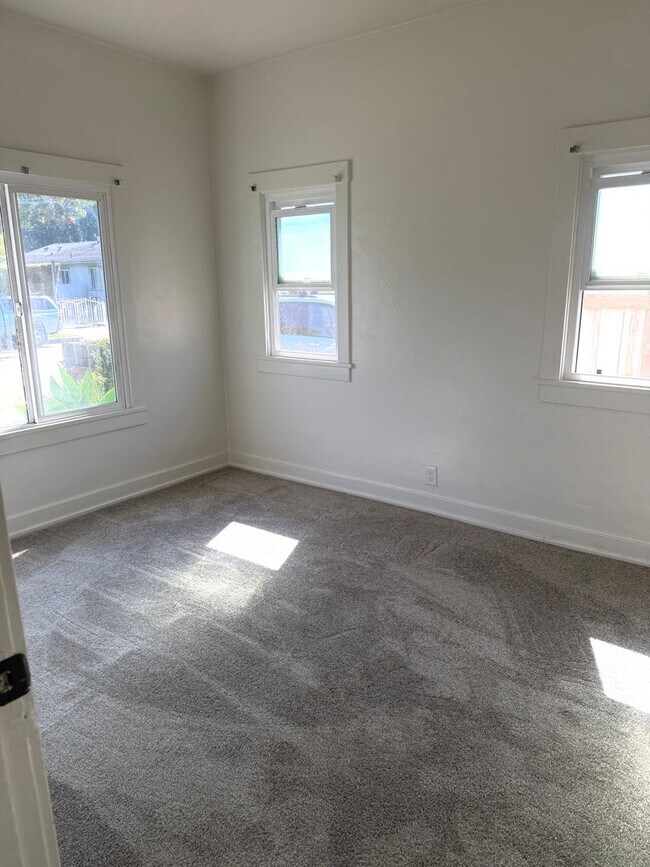 Building Photo - 1715 Chino St
