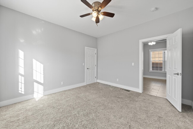 Building Photo - 106 N Main St