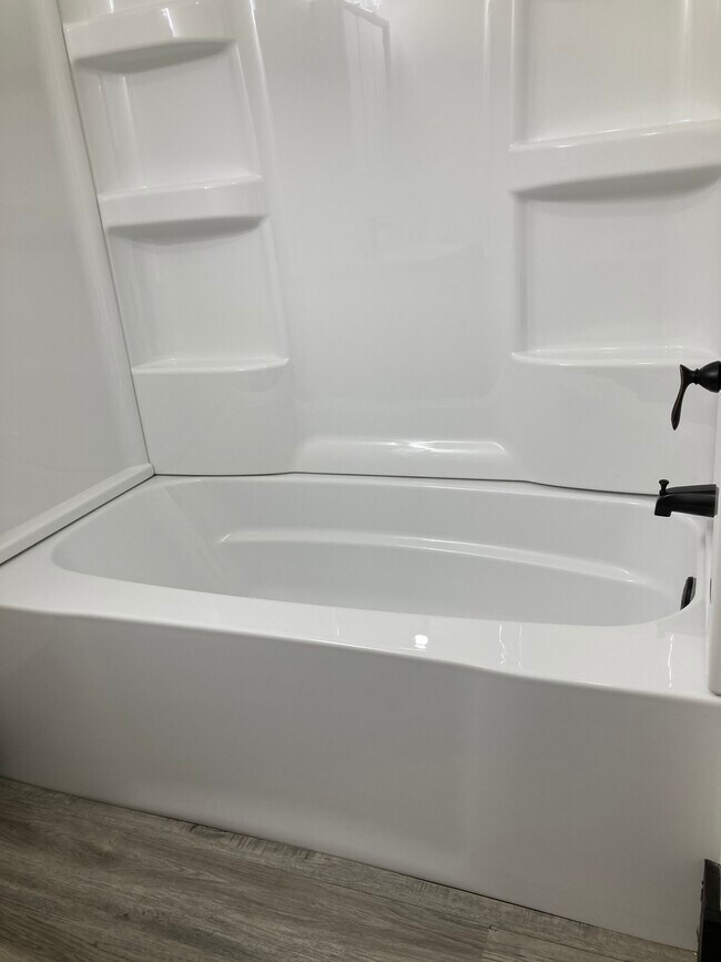 Building Photo - 1535 Bluff St