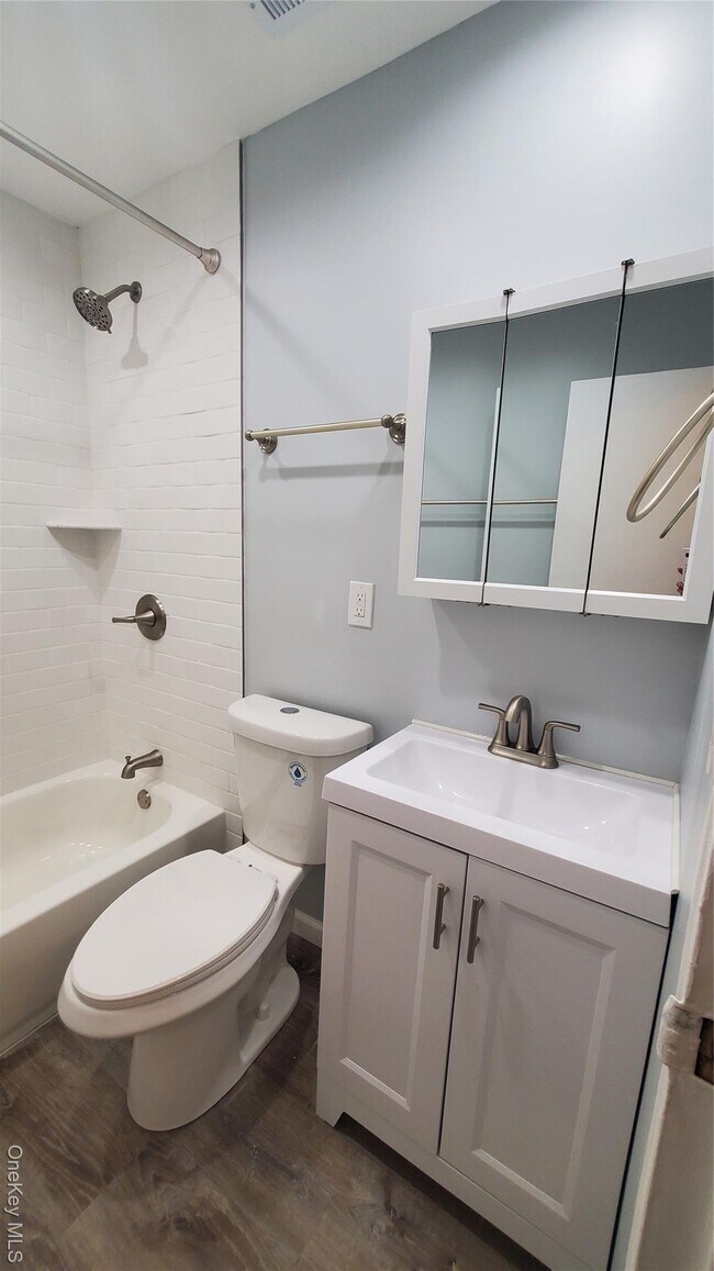 Building Photo - 11 Laramie Ct