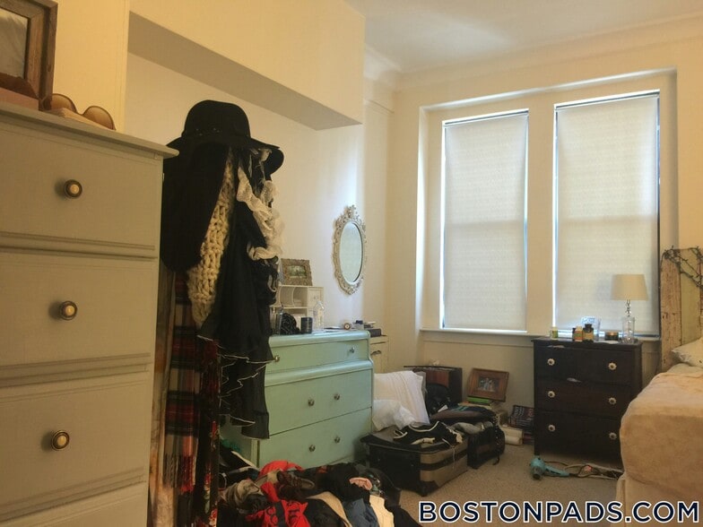 Building Photo - 62 Boylston St