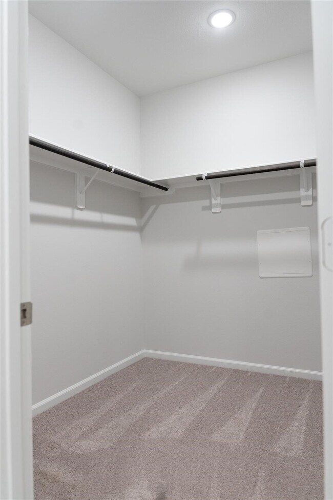 Building Photo - 64 Valiant Ridge Trail