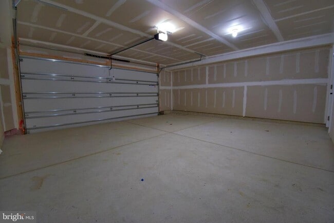 Building Photo - 120 Emily Wy