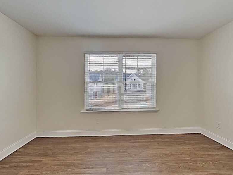 Building Photo - 568 Woodall Rd