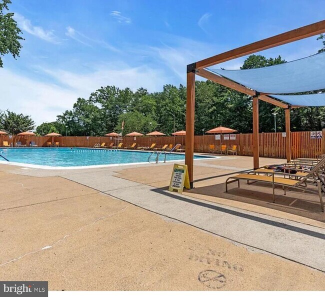 Building Photo - 2500 N Van Dorn St