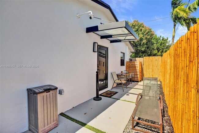 Building Photo - 6761 Allen St