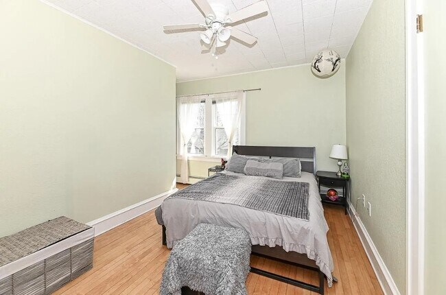 Building Photo - 3717 S 56th St