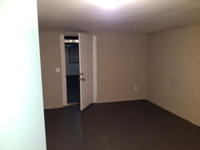 Building Photo - NO SECURITY DEPOSIT! New Lower Price