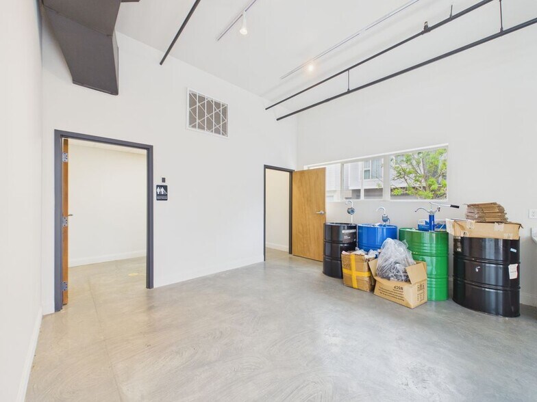 Building Photo - 209 Highland Park Ln