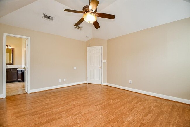 Building Photo - 11707 Turtle Lake Dr
