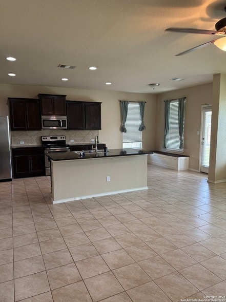 Building Photo - 2055 Trumans Hl