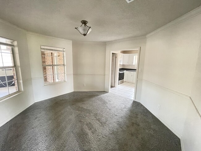 Building Photo - 2212 Peachwood Ct