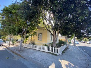 Building Photo - Pacific Grove Historical 3 Bed 2 Bath