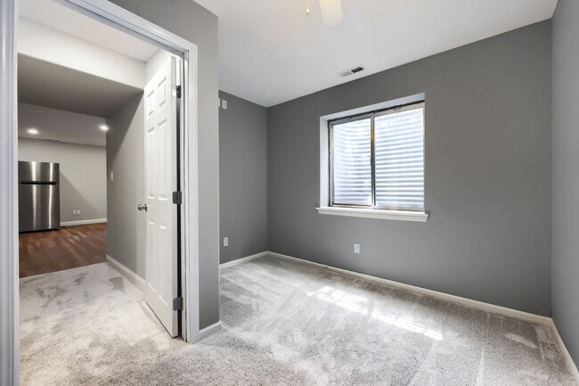 Building Photo - 885 Marlstone Pl