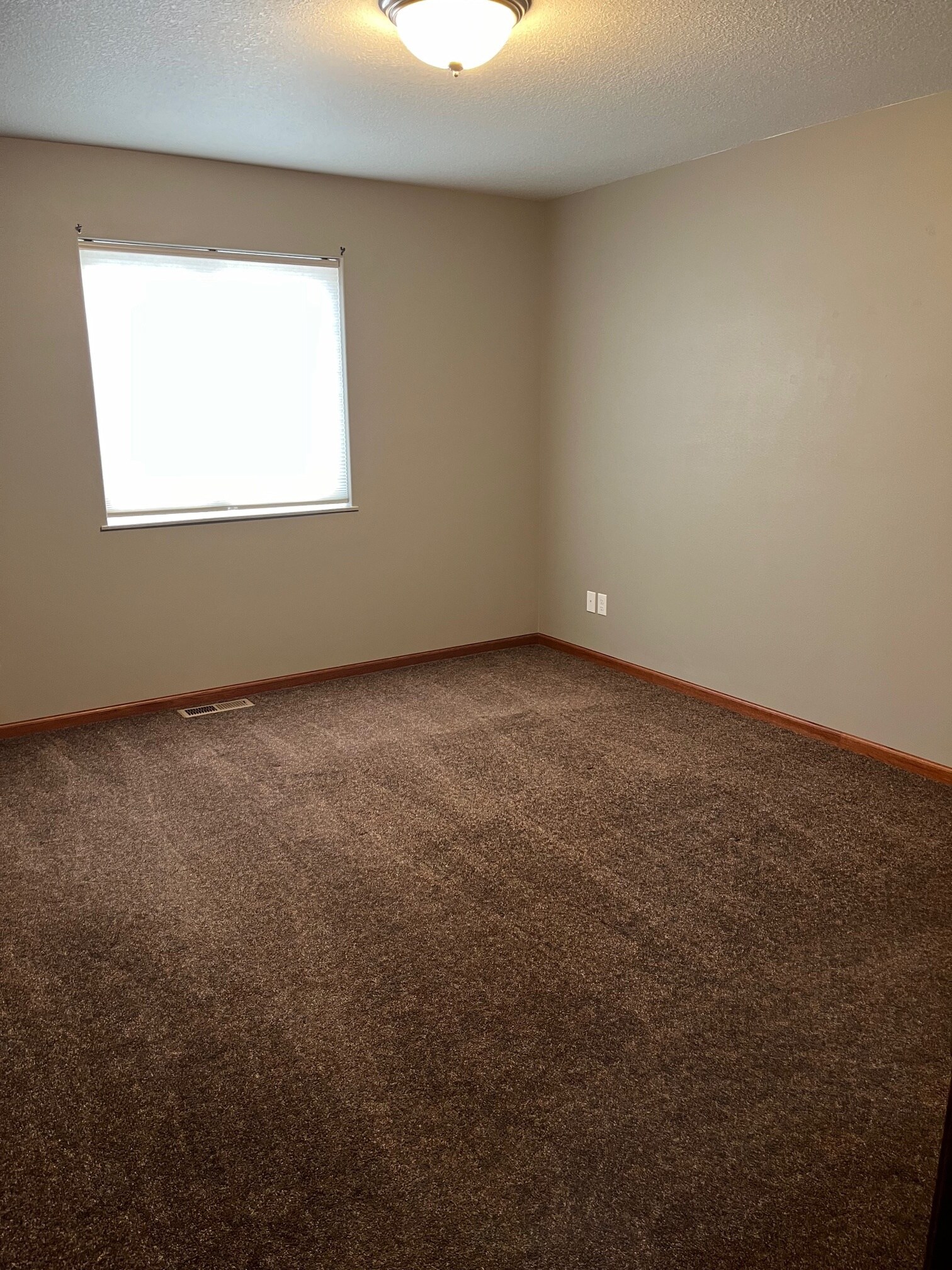 3 large bedrooms on upper level. - 1501 Grove Pl