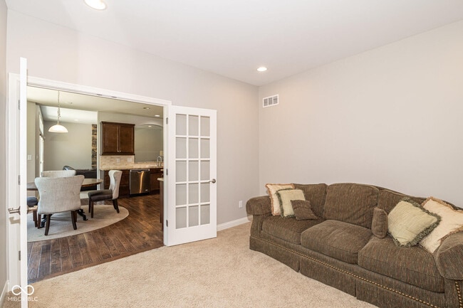 Building Photo - 10599 Geist View Dr