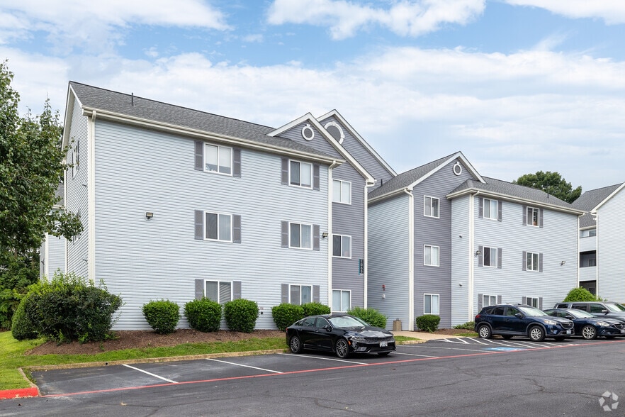 Building Photo - The Hills Southview Apartments (new)