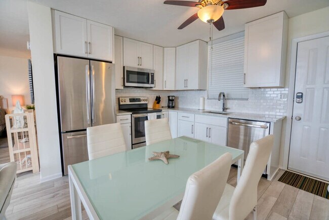 Building Photo - 5900 Bonita Beach Rd SW